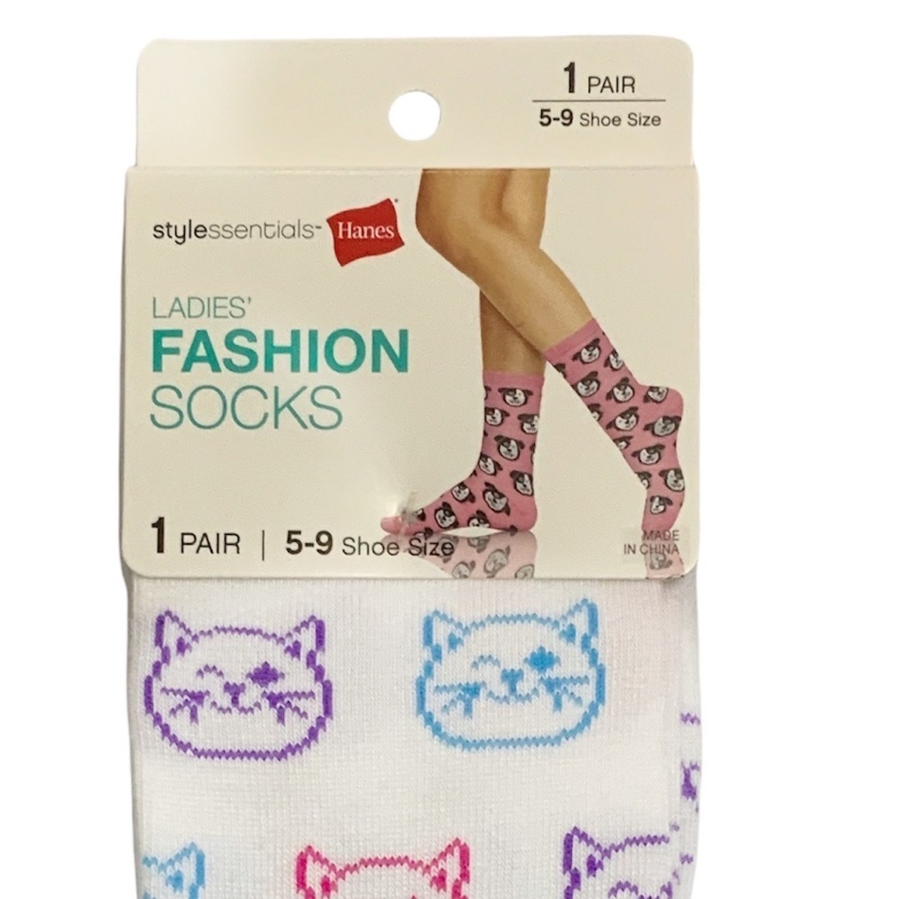 Hanes Women’s Cat Print Novelty Socks Shoe Size 5-9 White Multi Color 2 Pairs - Picture 6 of 13